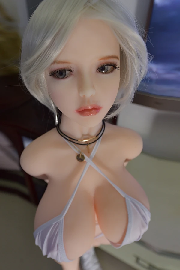 Realistyczna lalka 105 cm marki 6YE Doll wykonana z TPE i z biustem w miseczce H dla ciepłej chwili pełnej czułości - obrazek 3