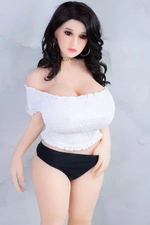 Biust w miseczce K prowadzi sylwetkę 108 cm z TPE od EL DoLL o proporcjach stworzonych do domowego wnętrza
