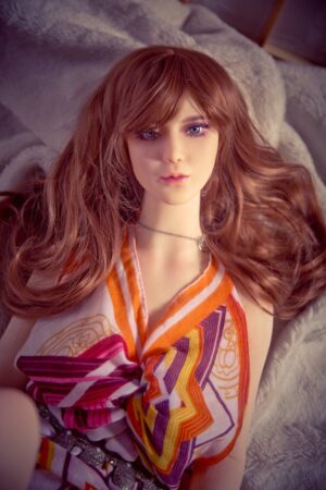 Wyraźne biodra i lekka talia w modelu 100 cm od Qita Doll z biustem w miseczce D w harmonijnym kobiecym stylu