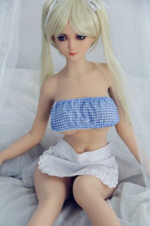 Miękki kontakt z TPE w modelu 100 cm od Qita Doll z linią biustu w miseczce D oraz subtelnym charakterem osobistego wieczoru
