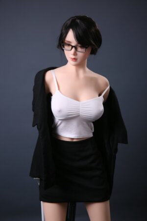 Prywatny wieczór z lalka miłości 168 cm od Qita Doll wykonaną z TPE z linią biustu w miseczce G w nastroju bliskości budowanej stopniowo