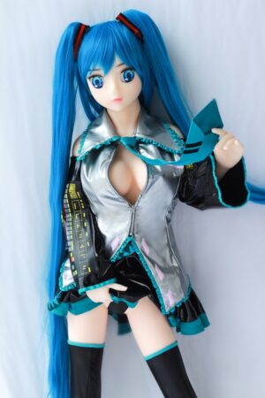 Elegancka sylwetka 148 cm od Mese Doll wykonana z TPE oraz z biustem w miseczce D o pełniejszej linii i spokojnym rytmie
