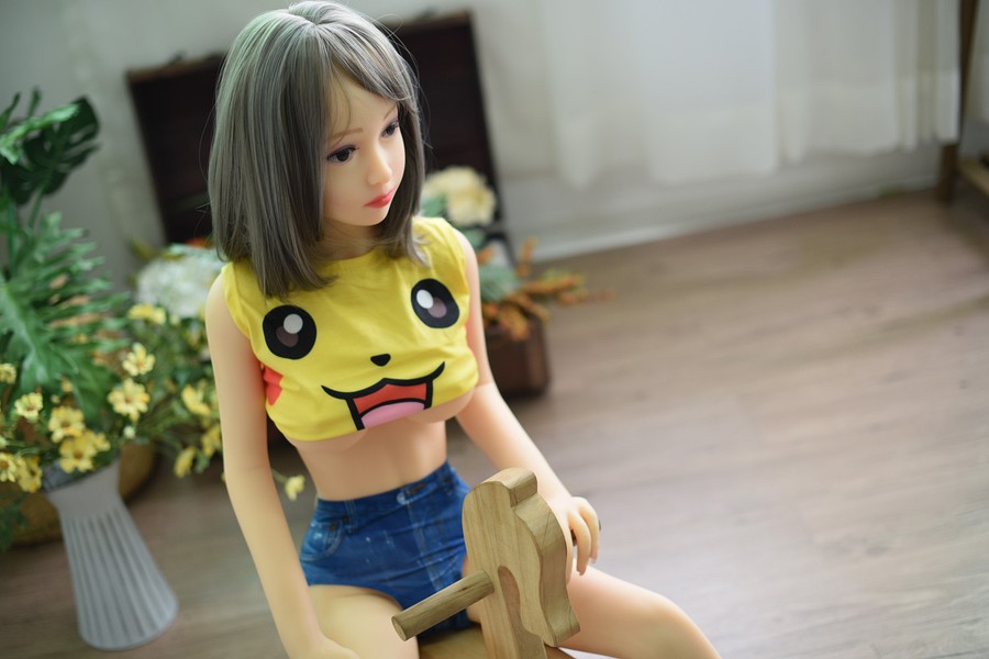 Pełnowymiarowa lalka TPE 125 cm od Wonanii Doll z linią biustu w miseczce D w harmonijnym kobiecym stylu - obrazek 3