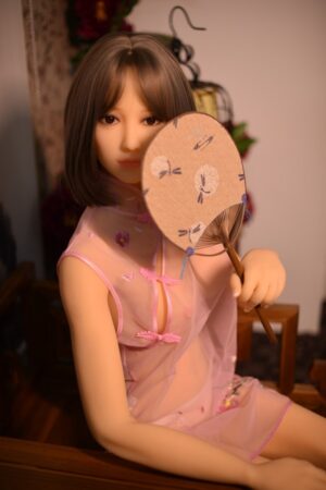 Sylwetka 150 cm wykonana z TPE od Wonanii Doll z biustem w miseczce C dla bliskości prowadzonej bez pośpiechu