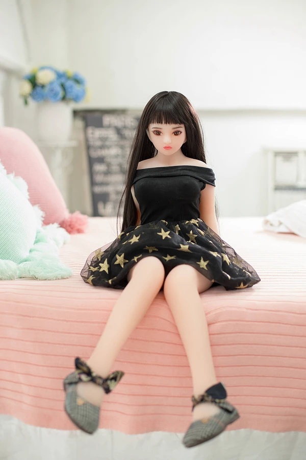 Sylwetka 88 cm wykonana z TPE od Aimi Doll z biustem w miseczce C w harmonijnym kobiecym stylu - obrazek 2