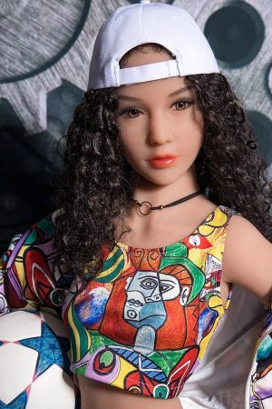 Pełna lalka miłości 158 cm od Aimi Doll wykonana z TPE z linią biustu w miseczce A o wyraźnej lecz spokojnej obecności