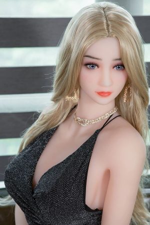 Realistyczna obecność 158 cm od Aimi Doll wykonana z TPE z miseczką I o proporcjach stworzonych do domowego wnętrza