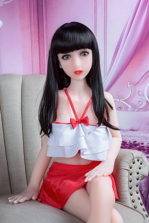 Wyraźne biodra i lekka talia w modelu 125 cm od Aimi Doll z miseczką C w łagodnym tempie bez pośpiechu - obrazek 4