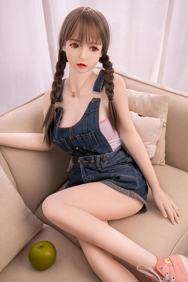 Aimi Doll przedstawia lalka miłości o wzroście 100 cm wykonaną z TPE z miseczką C o wyraźnej lecz spokojnej obecności - obrazek 3