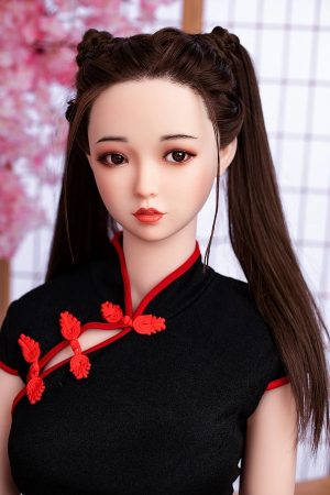 Prywatny wieczór z lalka miłości 100 cm od Aimi Doll wykonaną z TPE z miseczką C o pełniejszej linii i spokojnym rytmie