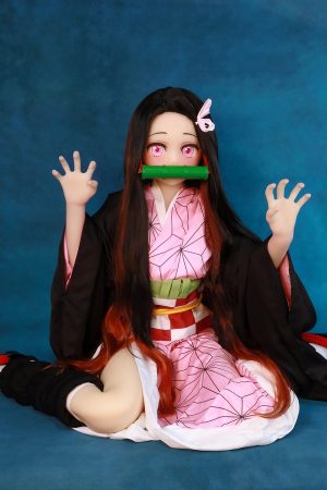 Sylwetka 145 cm wykonana z TPE od Inherit Doll z biustem w miseczce B o proporcjach stworzonych do domowego wnętrza