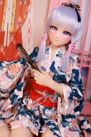 Kobieca równowaga biustu talii i bioder w lalce 145 cm od Inherit Doll z biustem w miseczce B o pełniejszej linii i spokojnym rytmie