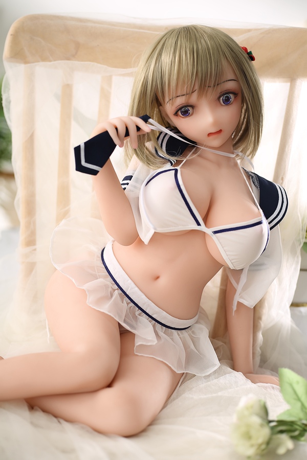 Prywatny wieczór z lalka miłości 80 cm od TC Doll wykonaną z TPE z miseczką D o wyraźnej lecz spokojnej obecności