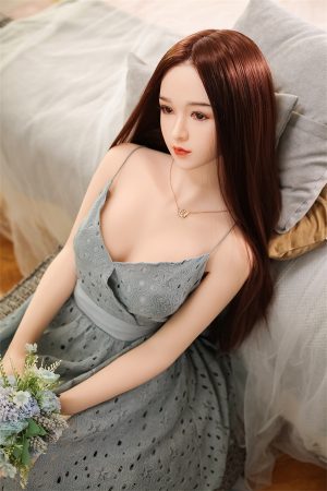 Domowa bliskość z modelem TPE 148 cm od TC Doll z linią biustu w miseczce C o pełniejszej linii i spokojnym rytmie