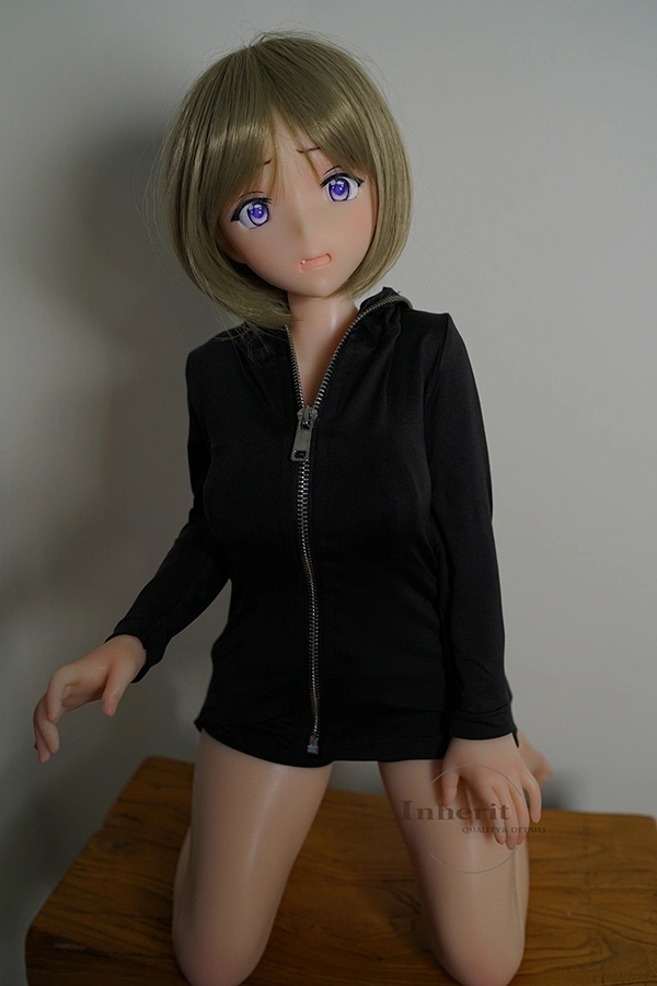 Ta 80-centymetrowa lalka anime TPE marki Inherit Doll może pochwalić się imponującym biustem w rozmiarze G i emanuje wyjątkową i wyważoną aurą. - obrazek 2