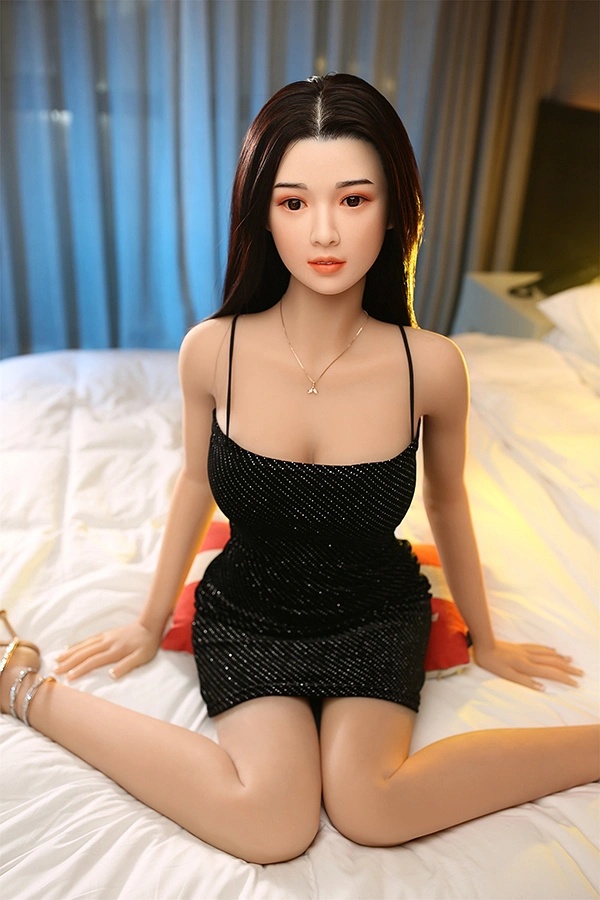 Silikonowa towarzyszka o wzroście 145 cm od Aiyindao Doll z biustem w miseczce C o miękkim i naturalnym odbiorze sylwetki - obrazek 3