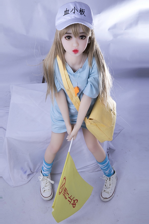 Wyraźne biodra i lekka talia w modelu 125 cm od Cos Doll z biustem w miseczce A o pełniejszej linii i spokojnym rytmie - obrazek 2